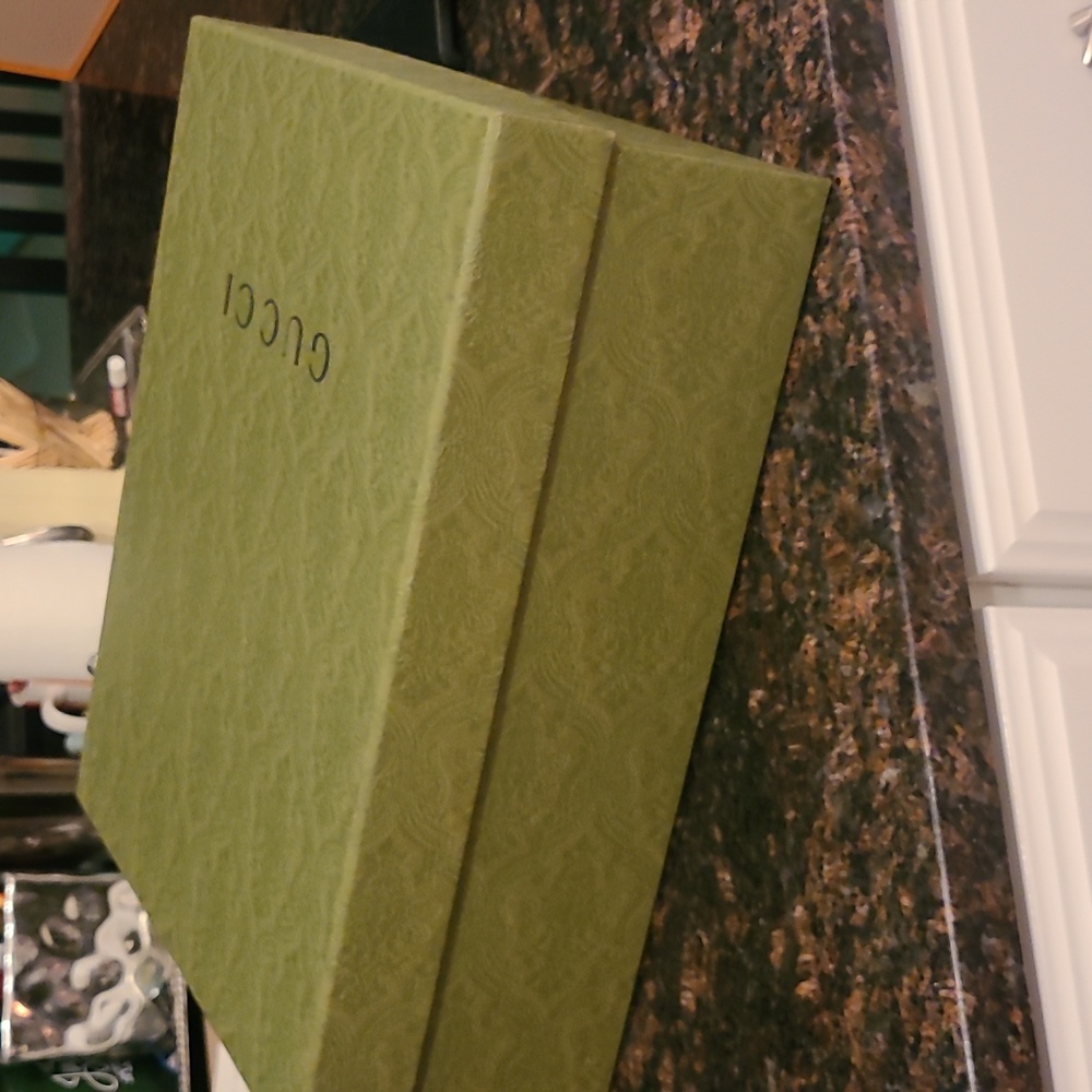 Gucci box - Picture 2 of 2